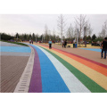 Les granules en caoutchouc synthétiques colorés d&#39;EPDM courent la surface sportive de plancher de piste sportive