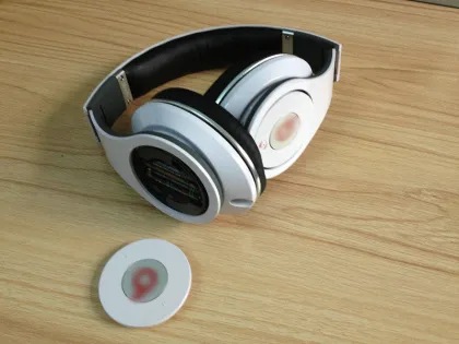 White Color Studio Headphones With Bass Sound,  3.5mm Stereo Wireless Tv Headphones