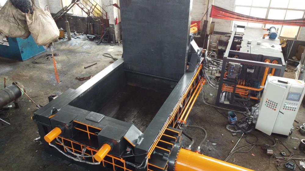 Side push-out Scraps Steel Turnings Sheets Metal Baler