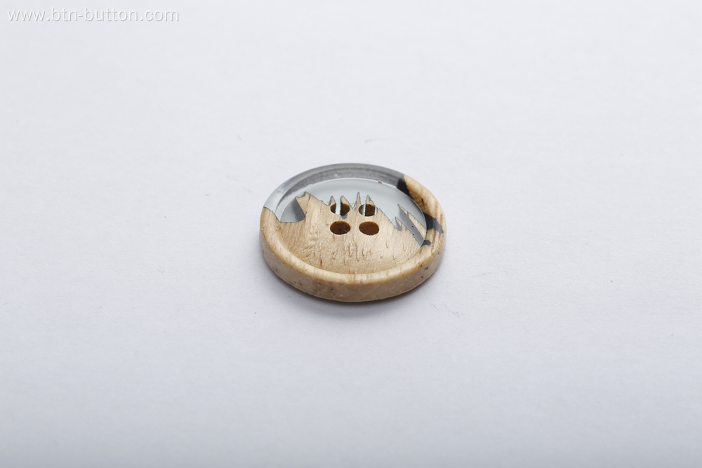 Wooden buttons for women's clothing