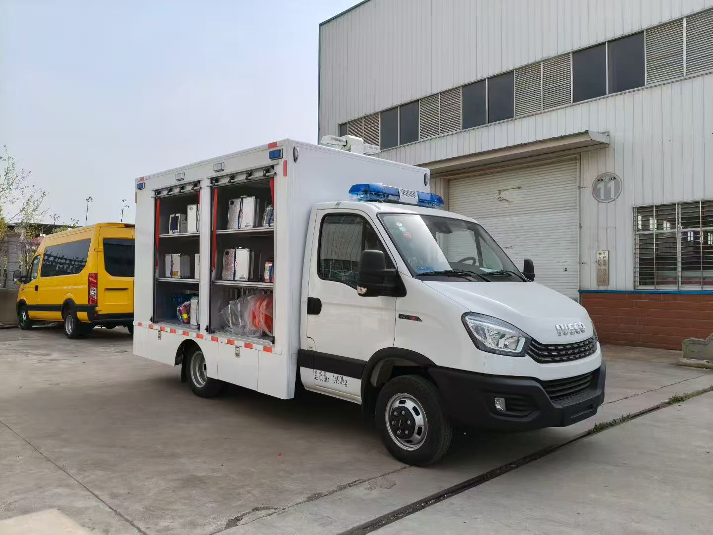 Mobile Repair Vehicle with Advanced Tools