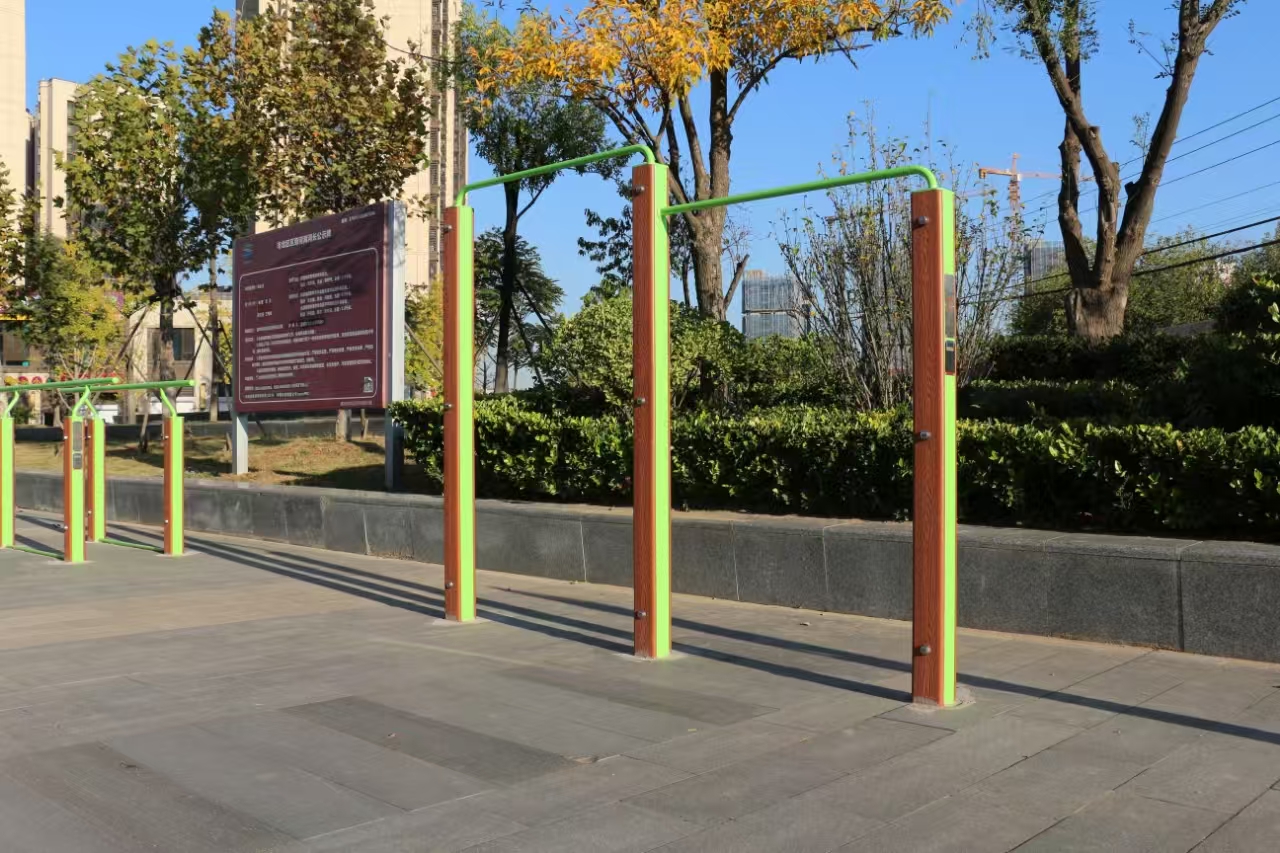 Outdoor fitness equipment