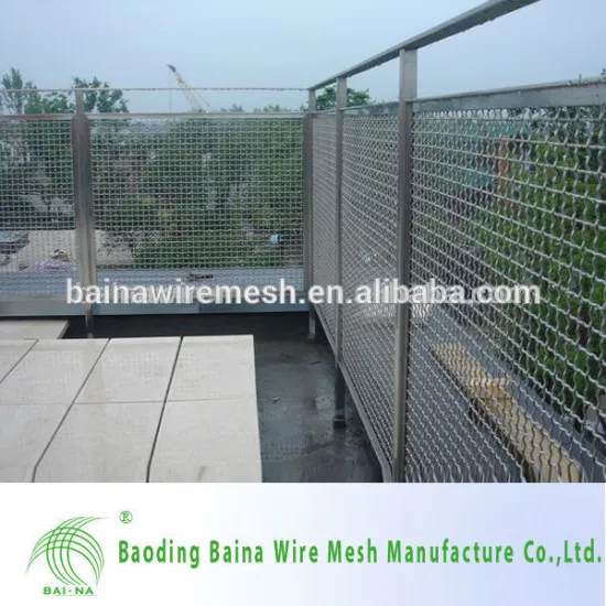 Crimped wire mesh used as fence or filter for mining industry