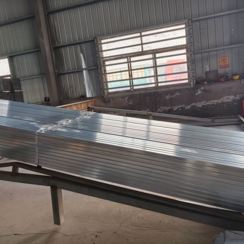 Verzinktes Vierkantrohr 37*57*1,2 mm