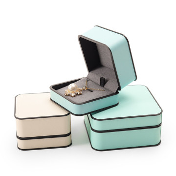 Logo personnalisé Nouveau arrivée Boîte cadeau de bijoux en cuir pu pour mariage