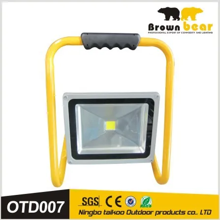 portable ip65 floodlight with 30w integrated