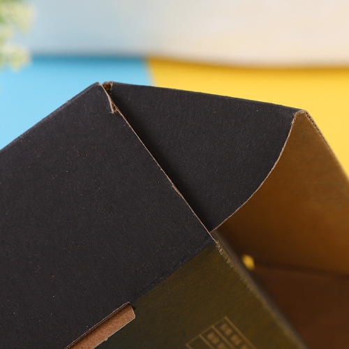 Black Corrugated Custom Gold Foil Logo Mailer Box