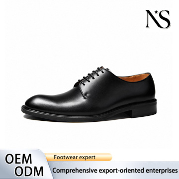 Sapatos sociais masculinos pretos brilhantes de couro de flor integral Derby