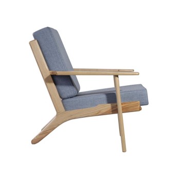 Réplique de fauteuil Hans Wegner en planche