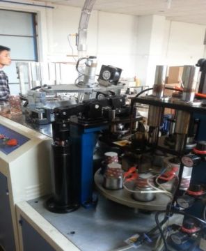 Flat bottom paper cup forming machine