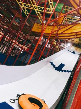 Donut Slides Indoor-Spielplatzgeräte im öffentlichen Raum