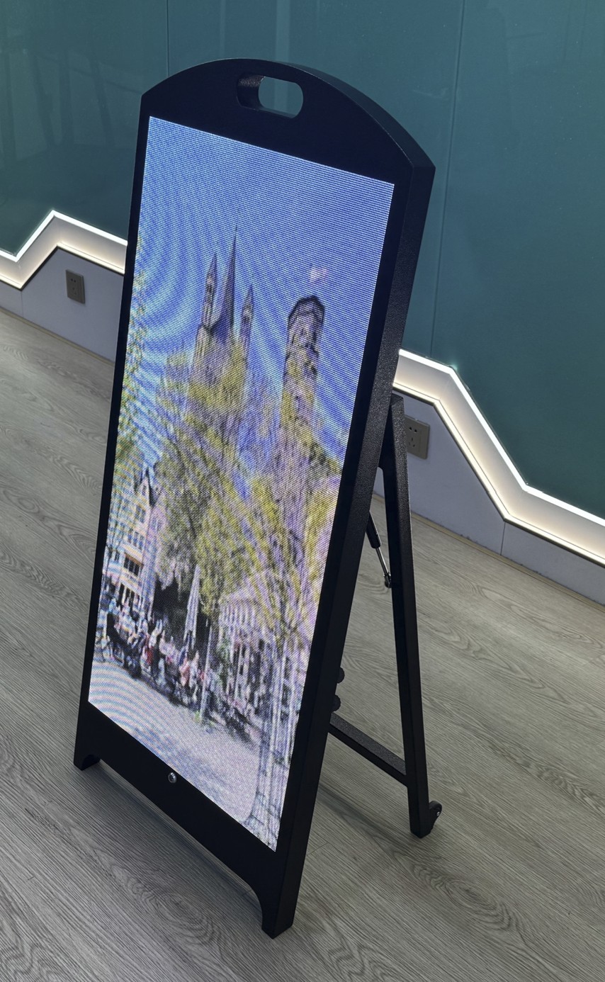 תצוגת LED ניידת בדירוג IP65 עם קישוריות עמידה למים תעשייתית