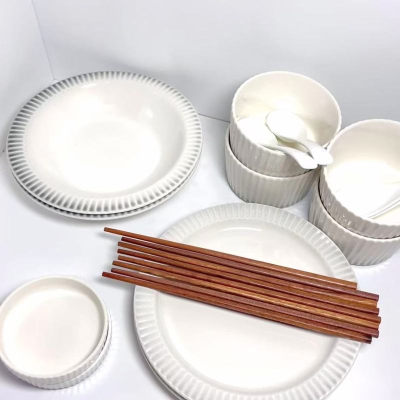 Minimalist White Ceramic Plate Set with Streamlined Aesthetic
