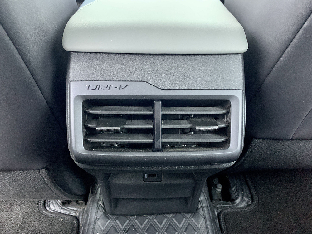 Simple Changan UNI-V smart IDD car Simple Changan UNI-V smart IDD car
