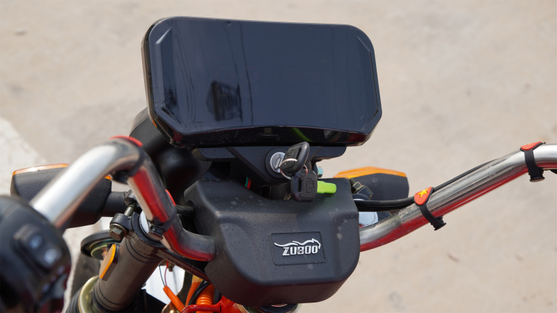 Electric Tricycle With 1.6-meter-high Rail Cargo Box