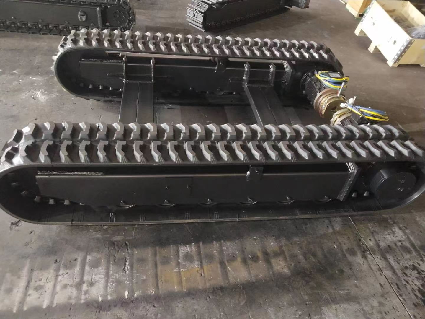 7-8T Professional Excavator Rubber Crawler ติดตามแชสซี