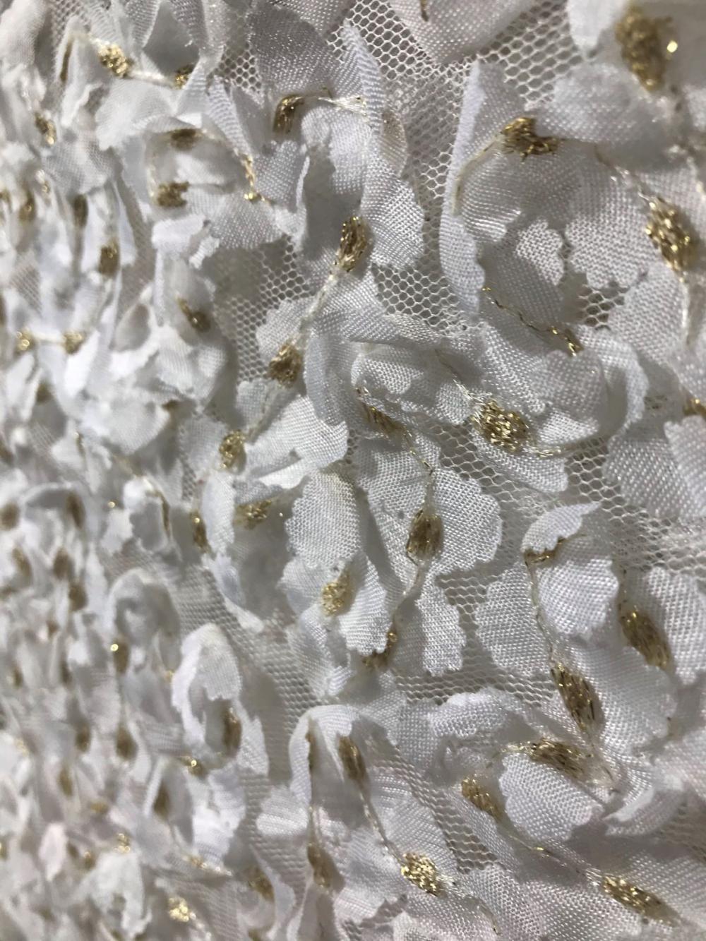 tissu blanc polyester broderie fleur 3D métallique