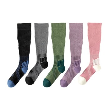 Customized Sports Socks: Fashionable, Anti-Slip Football Socks for Men and Women