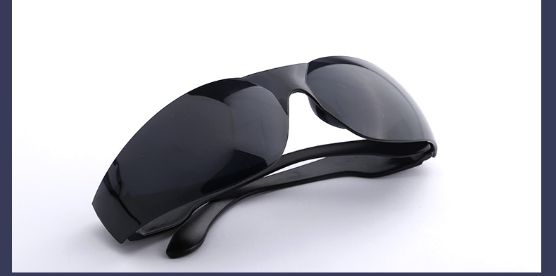 Anti-impact protective glasses