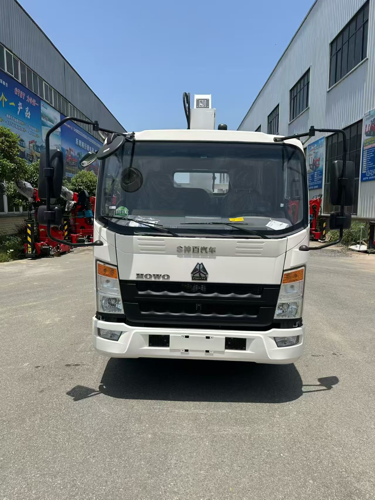 Advanced Straight Arm Crane Truck Technology