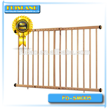 Wooden baby safety gate, adroable baby safety gate