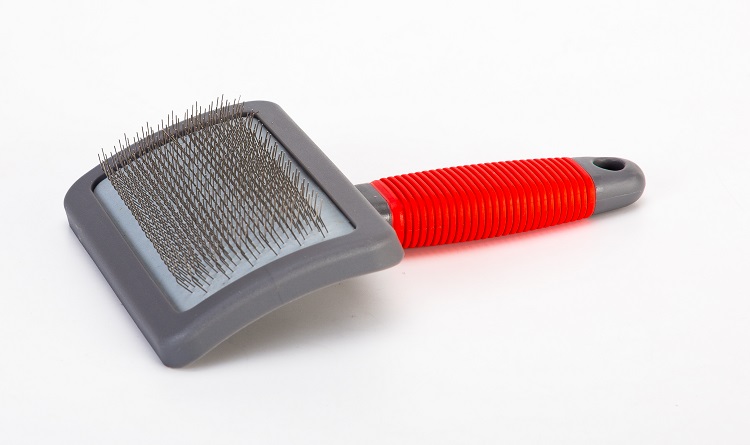 XL T-Shape Slicker Brush with Rubber Grip