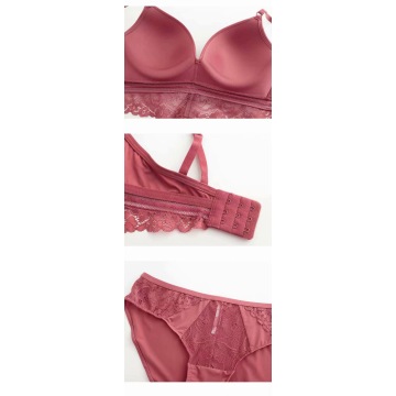 Conjunto de bikini sujetador triangular suave de encaje inalámbrico en stock