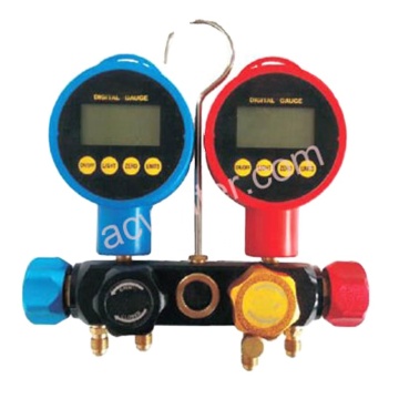 4-injap manifold dengan tolok manifold digital