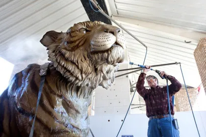 world's largest golden tiger stone carving marble tiger sculpture