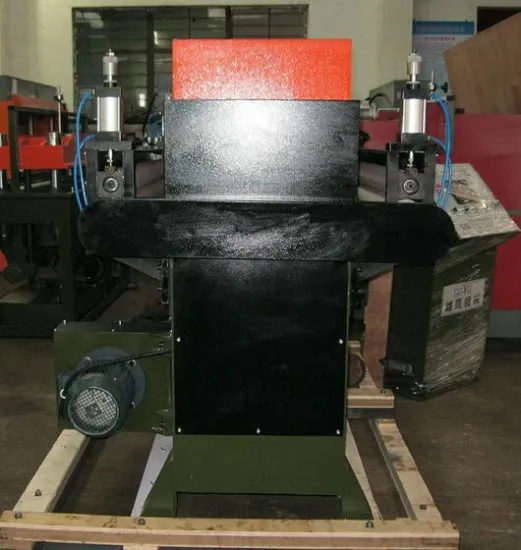 Automatic feeding ( by roller) hydraulic plane cnc plastics sheet cutting machine with CE