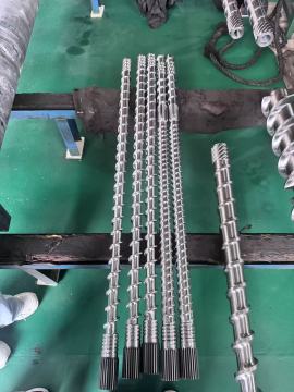 สกรู Bimetallic ประสิทธิภาพสูงสำหรับเครื่องอัดรีด