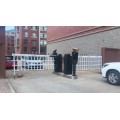 Puerta de estacionamiento aerotransportada