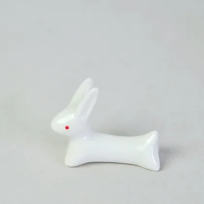 2019 New Cute Ceramic Chopsticks Cartoon Holder Rack Rabbit Chopsticks Holder Chopsticks Care Storage Fashion Kitchen Tableware