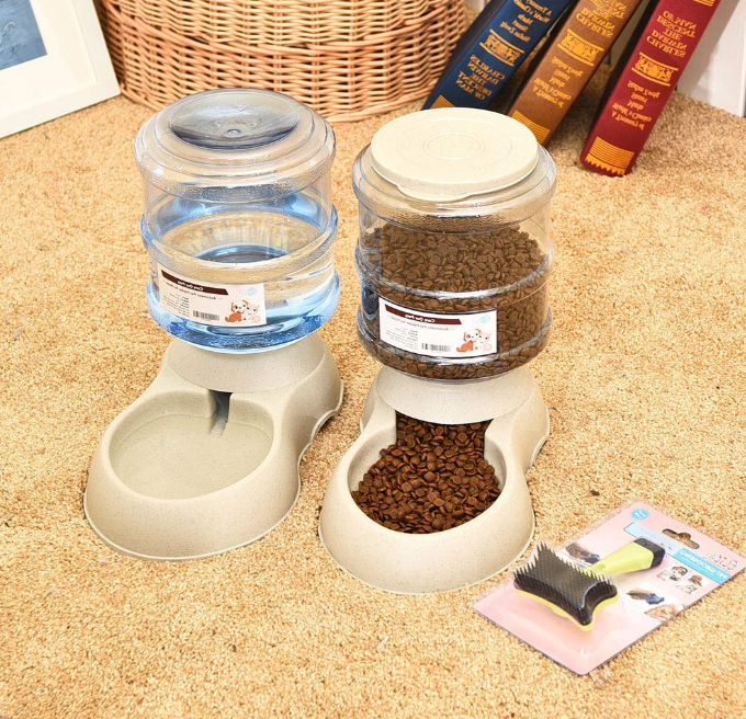 Gravity Pet Feeder Set