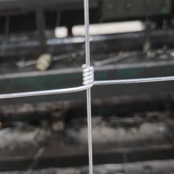 Hot Dipped Galvanized Hinge Joint Cattle Fence with PVC Coated Wood Trellis Panels