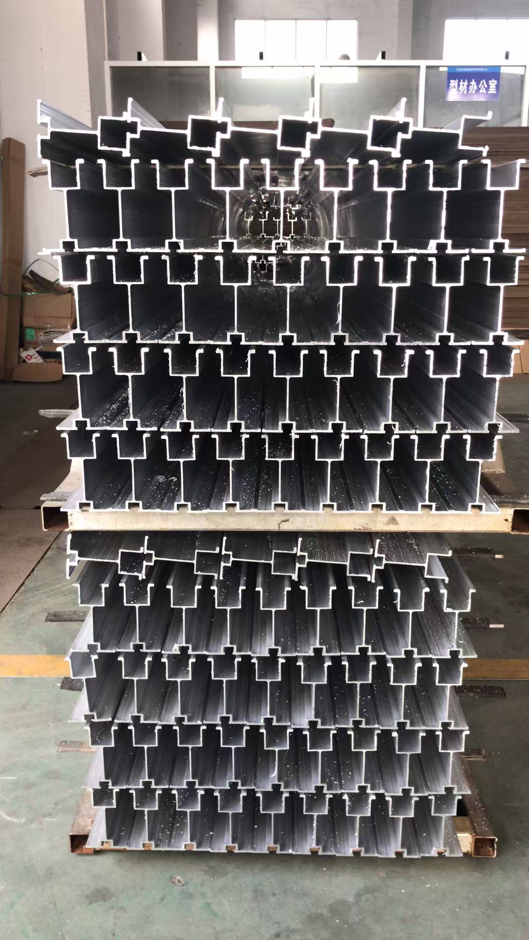 Aluminum alloy anodized structure profiles