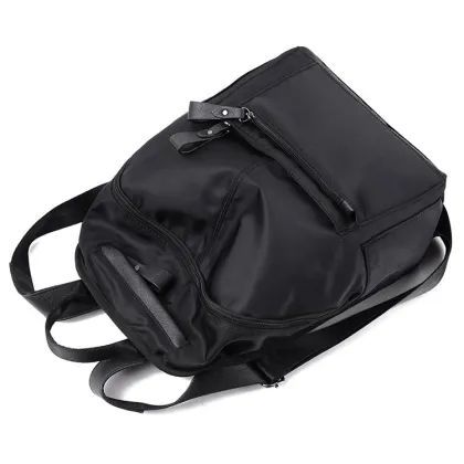 Women pack a Japanese - Japanese version backpack