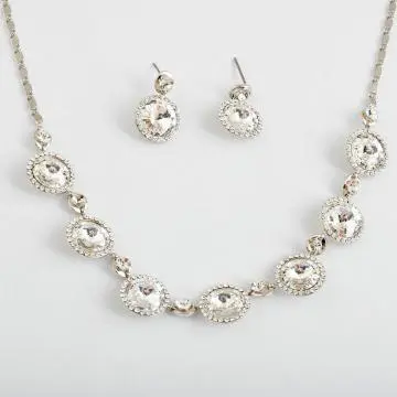 Fashion Necklace set with Swarovski crystal stone glued