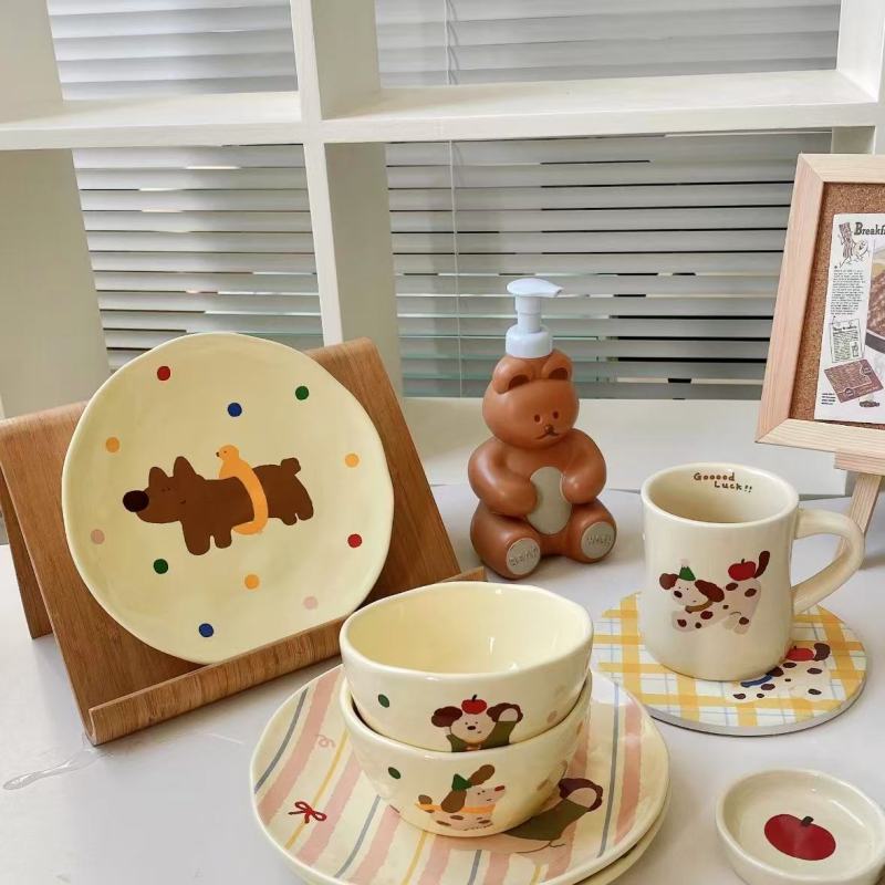 Stylish Anime-Themed Dinnerware Collection