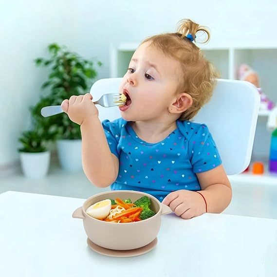 Silicone food bowl suitable for babies