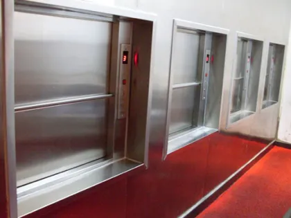 Window type dumbwaiter elevator