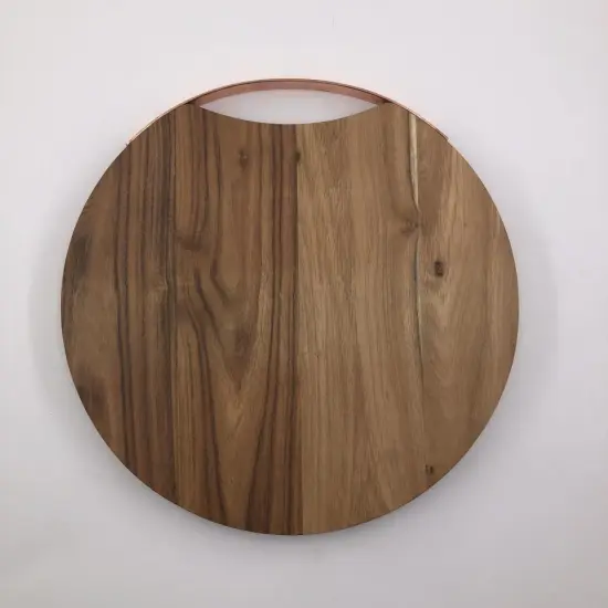 Round wooden cutting board with handle