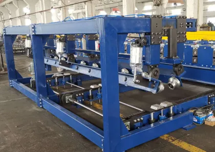 Guardrail roll forming machine