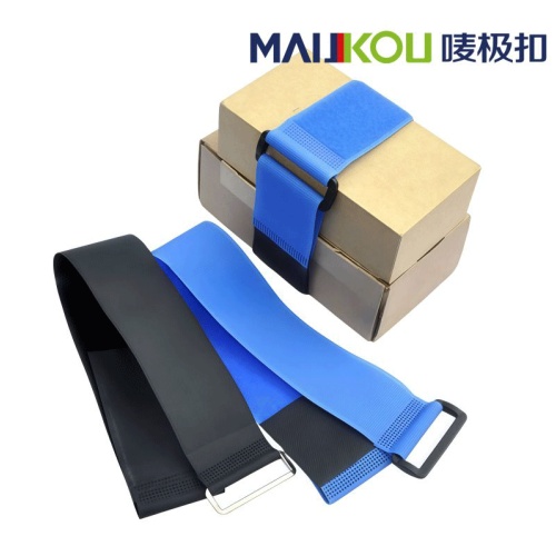 Attaches zippées Velcro inversées pour une fixation sécurisée.