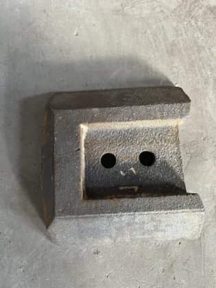 The mixing knife on the mixer