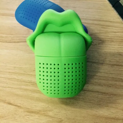 2016 Latest Fashion Loose leaf Tea infuser Red Tongue Silicone Tea Strainer