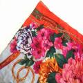 Foulard imprimé avec grande impression de qualité et agréable au toucher