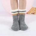 Des femmes chaussettes de pantoufles Chenille confortables avec doublure