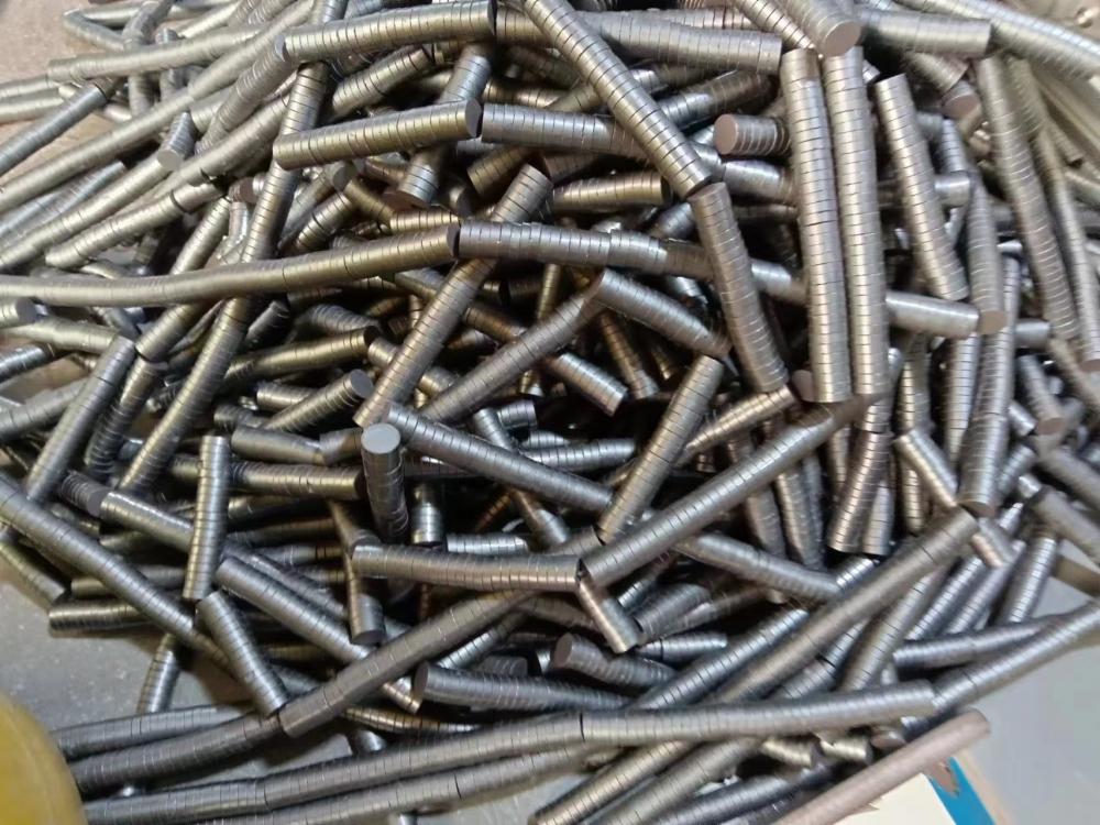 Ferrite disc magnet