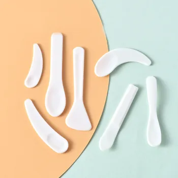 Face Cream Scoop: Eyecream Facial Mask Spatula Cosmetic Plastic Spatula Spoon Mini Plastic Tool